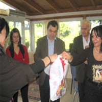Ο Παπακωνσταντίνου στην κοινωνία (ΜΕΛΙΣΣΙΑ)