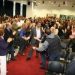 Αποθέωση από εργαζομένους