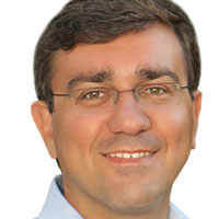 Με ολομέτωπη επίθεση κατά Στεργίου