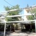 Παραμένουν… πλατεία