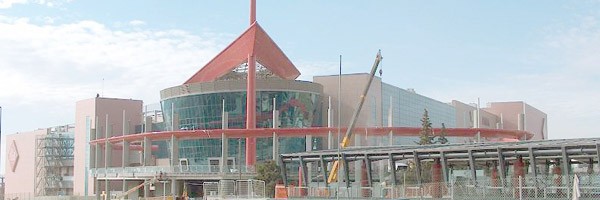 Στην… παρανομία το «Mall»