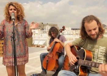 «διέλευσις»: «The Lara Collective»