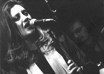 Η Σοφία Νοητή τραγουδά στο «1002 νύχτες»