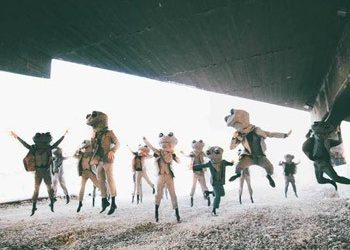 «Οι Βάτραχοι» σε περιοδεία