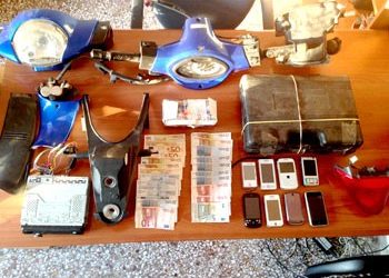 Παρίσταναν ντελιβεράδες και έκλεβαν
