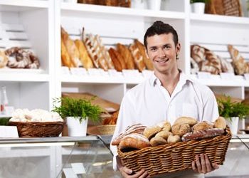 Χαράσσει την «εθνική εμπορική οδό»