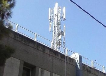 Οργή για την εν κρυπτώ τοποθέτηση κεραίας