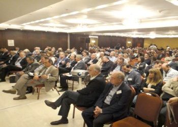 Η πολιτική στο παρασκήνιο