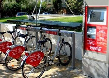 «Όχι στην προβολή ιδιωτικής εταιρείας από τον Δήμο»