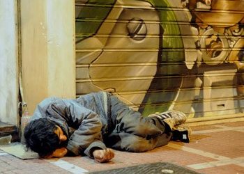 Τη δική τους στέγη βρίσκουν 12 άστεγοι Ηρακλειώτες