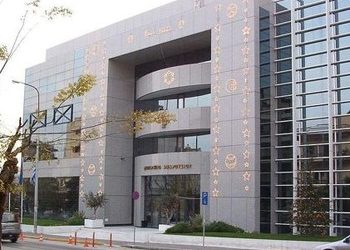 Από το λεωφορείο στο ποδήλατο, με… κόντρα