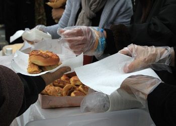 «Ύβρεις, συκοφαντίες και αλαζονεία»