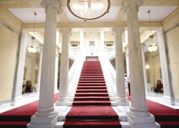 Ο νέος Πρόεδρος, το πελατειακό κράτος και ο ΣΥΡΙΖΑ