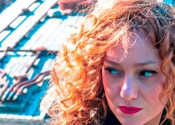 Η Κατερίνα Μακαβού στο Σταυρό του Νότου