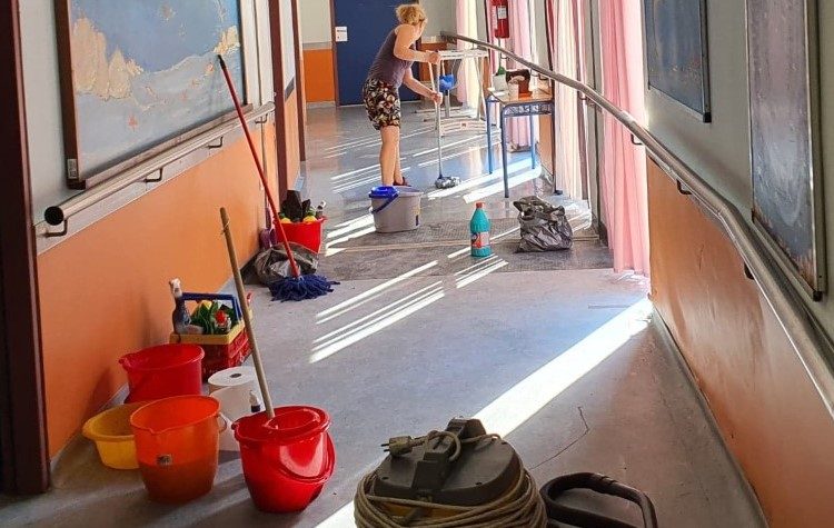 «Αγία Παρασκευή η πόλη μας»: «Χάος έχει δημιουργήσει στα σχολεία ο δήμαρχος»