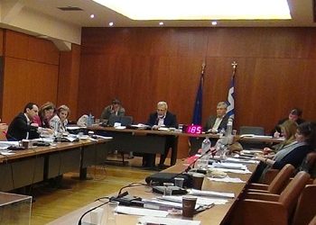 Δημοκρατία σε «πανικό»