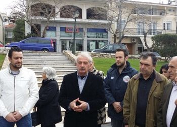 Στεφάνι στο Μνημείο των Λατόμων του Πεντελικού