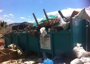 «Όχι οικοδομικά απόβλητα στους κάδους»