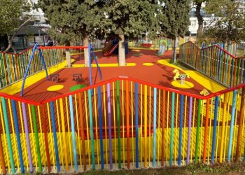 Άνοιξε η δεύτερη παιδική χαρά στην πλατεία Άη Γιάννη