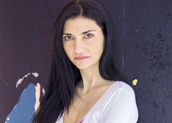 Η Χαρίκλεια Παπαποστόλου στο Λονδίνο