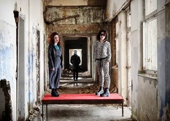 Σταγόνες πάνω σε καυτές πέτρες