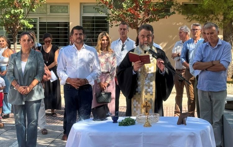 Αγιασμοί με κάλεσμα του δημάρχου στους μαθητές
