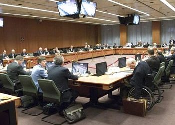 Κι αν μας αντέξει το σχοινί…