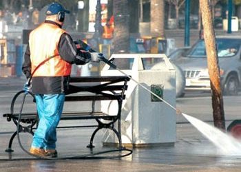 Ψεκάστε, σκουπίστε, τελειώσαμε…