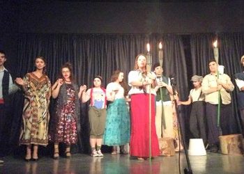 «Εκκλησιάζουσες» στο 1ο Λύκειο