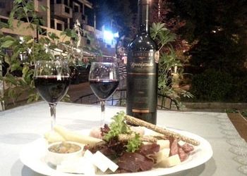 Αύρα παραδοσιακών πιάτων