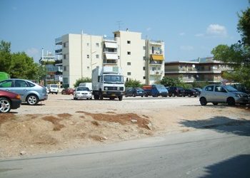 Συνάντηση Μαυρίδη με κατοίκους της πλατείας Πέρρου