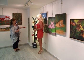 Εγκαίνια για την έκθεση ζωγραφικής ενηλίκων