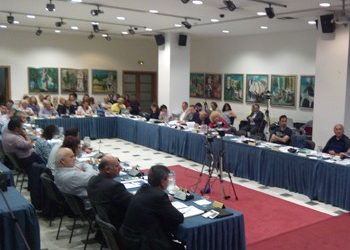 «Το Μετόχι στην Εκκλησία, η πλατεία στον Δήμο»