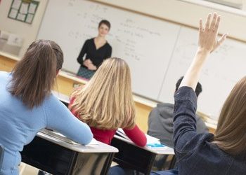 Δωρεάν φροντιστήρια σε ευπαθείς ομάδες