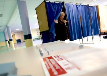 Νίκησε η αποχή, έχασαν οι δημοσκόποι