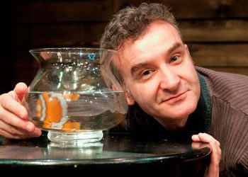 «Το μπουφάν της Χάρλεϋ» και «Αγγέλα Παπάζογλου»