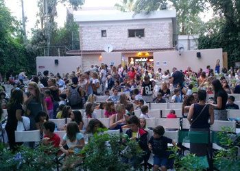 Κοσμοσυρροή στο «Μίμης Φωτόπουλος»