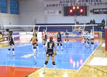 Αμφίρροπες μάχες στο φιλέ