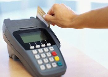 Με χρήση καρτών η πληρωμή της ΔΕΗ