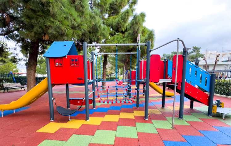 «Αγία Παρασκευή η πόλη μας»: «Ο δήμαρχος διαφημίζει έργα μας»