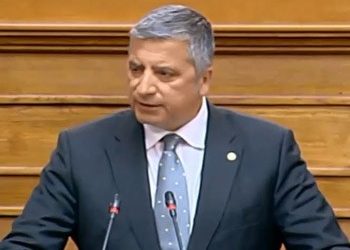 «Αποσύρετε τα άρθρα για απορρίμματα και λιμάνια»