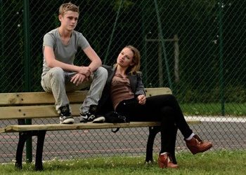 Με το κεφάλι ψηλά