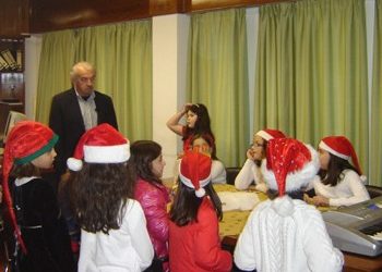 Κάλαντα από το Δημοτικό Νέας Πεντέλης