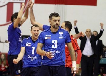 Θρίαμβος στο Ρέντη και κορυφή!