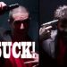 «SUCK!»: Μαύρη κωμωδία