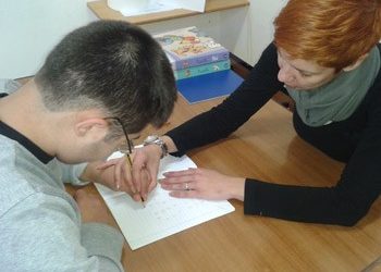 Στηρίζοντας τους αδύναμους