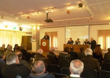 «Αναρχικώς… πολιτευόμενοι» Λευτέρη Παπακώστα