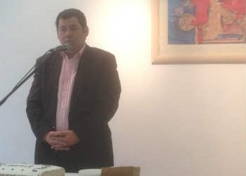 Ο δήμαρχος στην πίτα των εργαζομένων