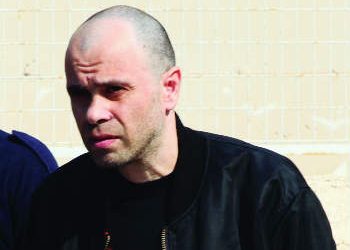 Θα έφευγε με ελικόπτερο