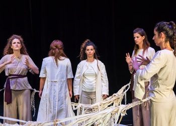 «Από το σκοτάδι στο φως»